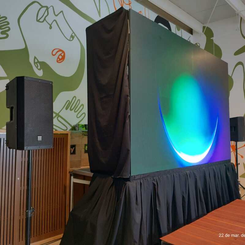 pantalla led de 3x2m y audio
